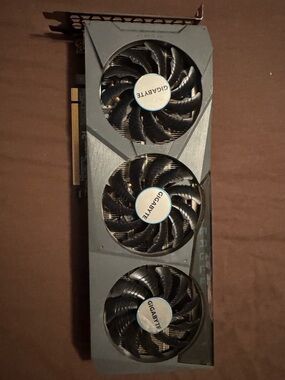 Gigabyte GeForce RTX 3070
Eagle OC 8G R2.0 LHR GV-
N3070EAGLE OC-8GD Graphics